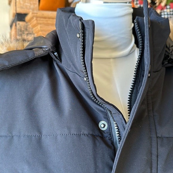 Black puffer long coat with faux fur hood size Large - Picture 14 of 16